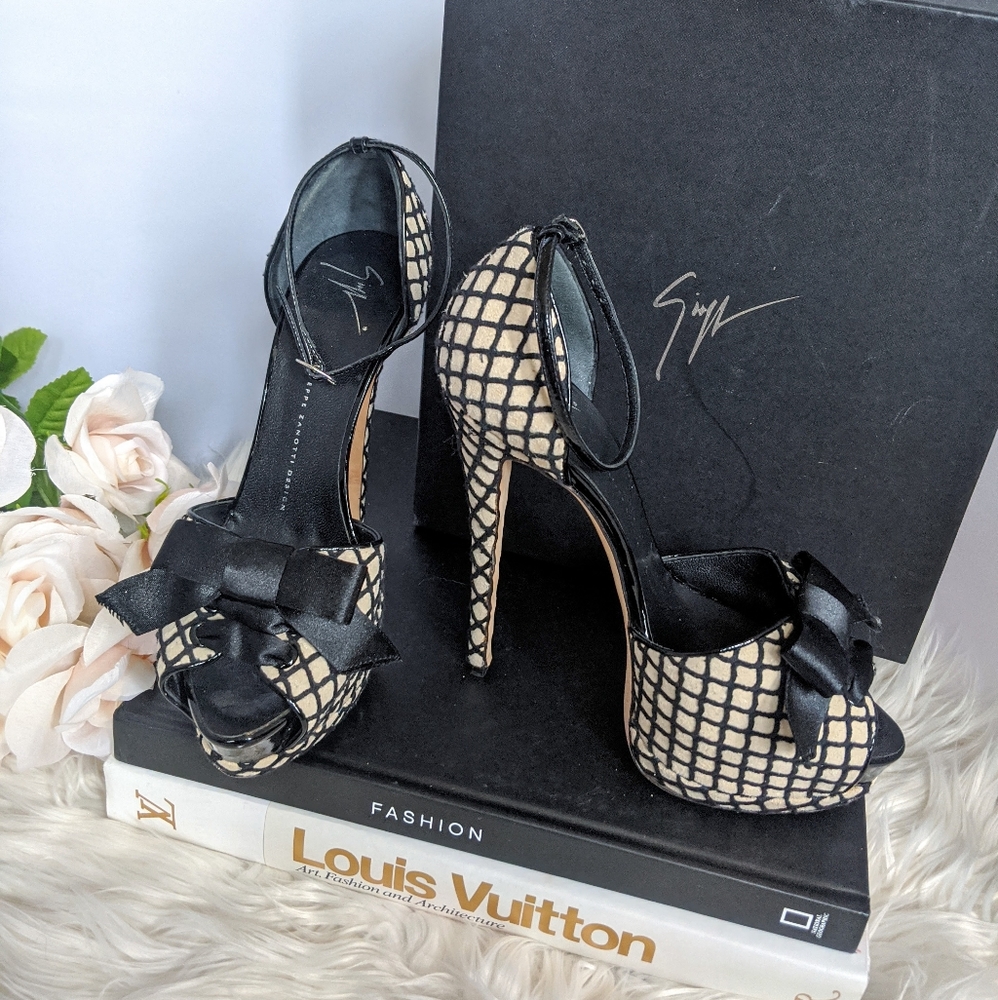 Giuseppe Zanotti Blk/Wht Peep Toe Heels Sz 39.5